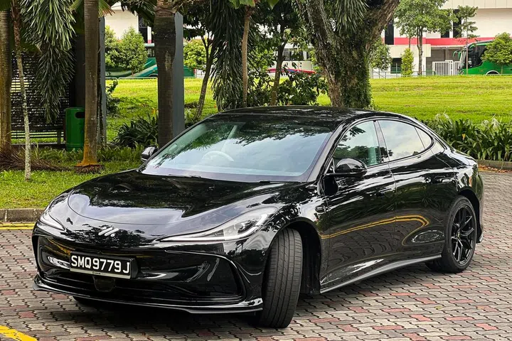 智己IM 5电动轿车 静动皆宜