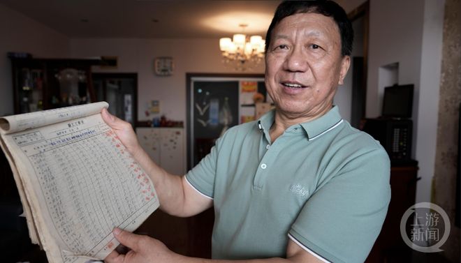 两袋老账本，五年寻故人：772万元拆迁款，藏着老厂人的诚信和烟火