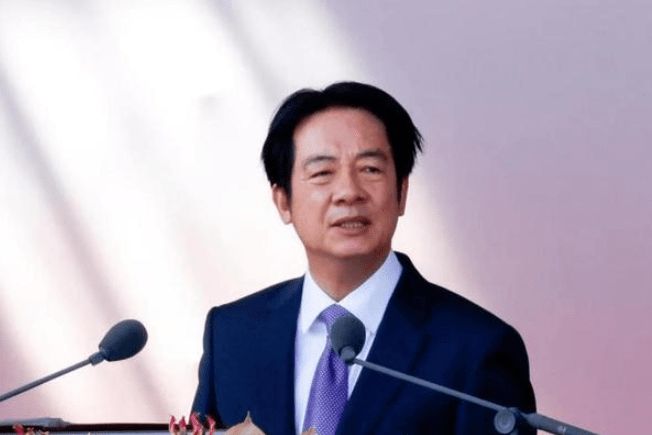 赖清德挟“三军司令”勒索军购，岛内舆论：暴露台当局已黔驴技穷