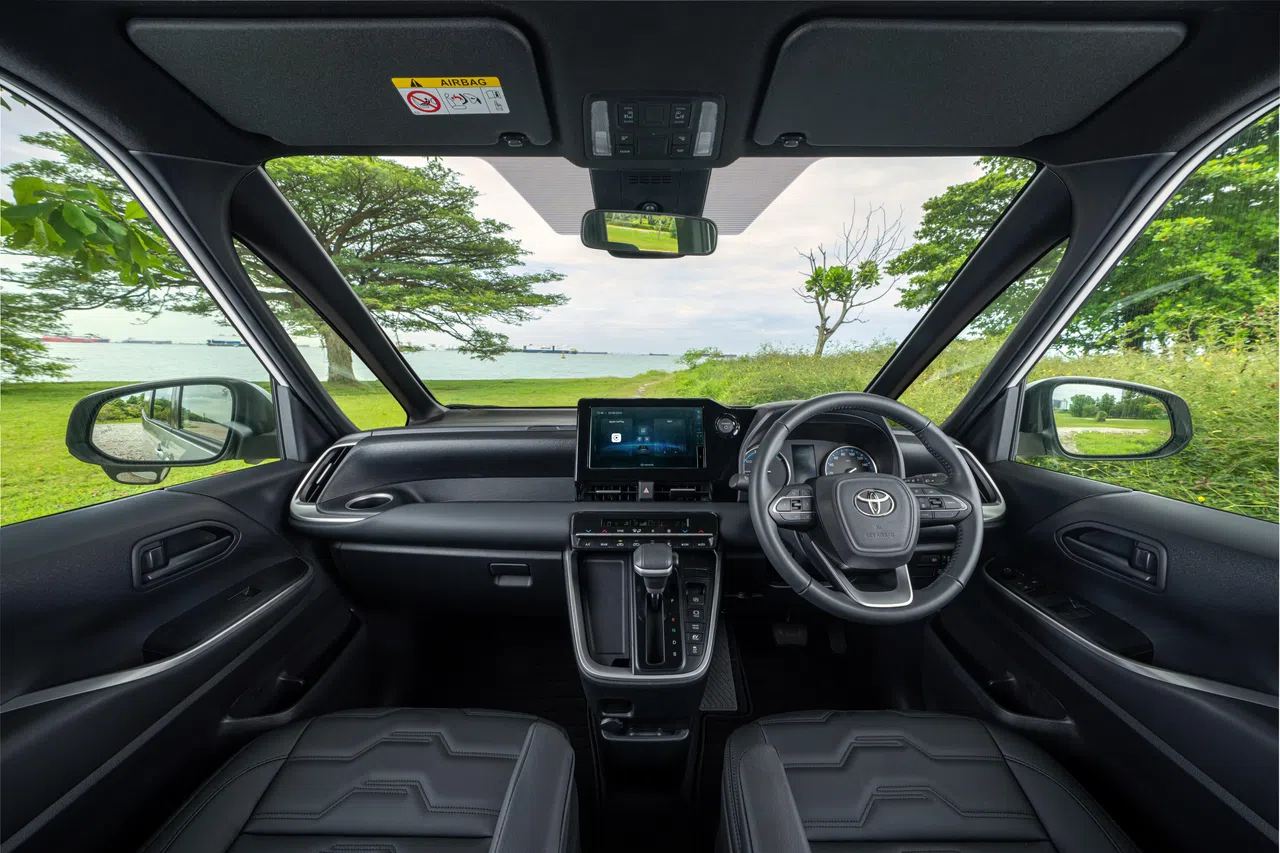 内饰设计简约实用，配备9英寸多媒体中控屏。（车商提供）