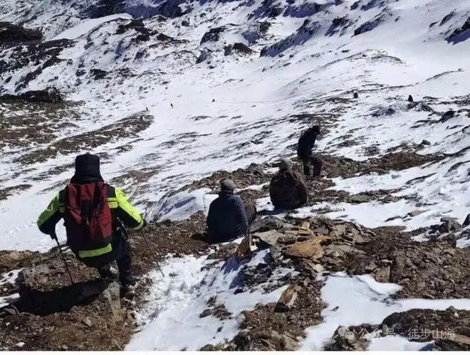4名驴友违规进入云南未开发高危区域徒步被困，警方：已获救，救援费用全部自担