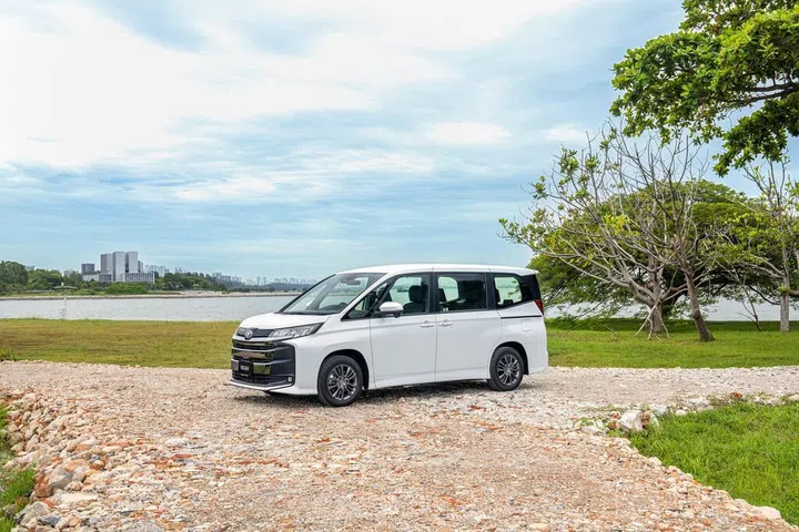 丰田Noah混动版正式登场 以家庭需求为先 不追求惊艳表现