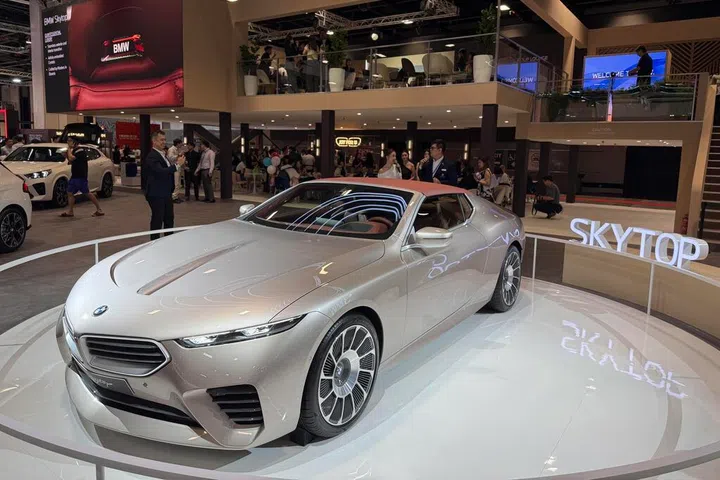 宝马Skytop限量版50台一经推出即告售罄，彰显十足肌肉感吸引众人目光