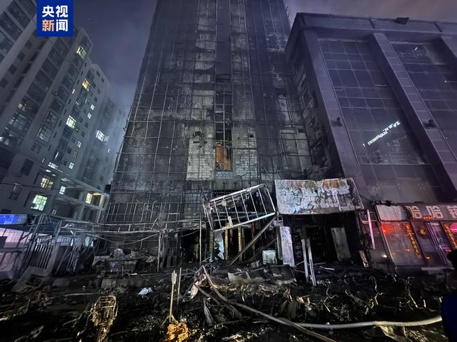 山西太原一建筑发生火灾 已致1人死亡25人受伤