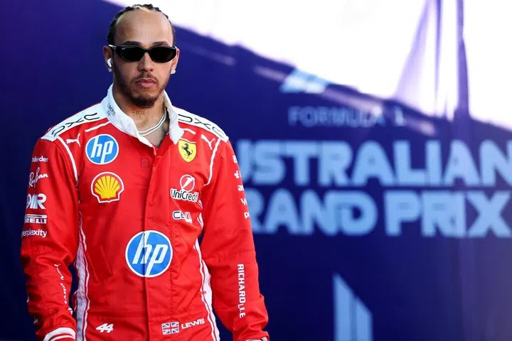 苹果《F1电影》全球热卖 哈密尔顿：续集剧本创作中