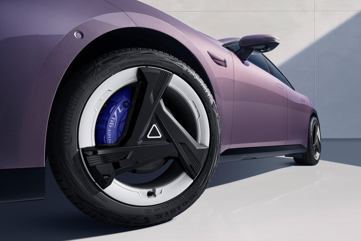 东风奕派007闪现版上市限时售价13.19万元 纳米01 Cross开启预定