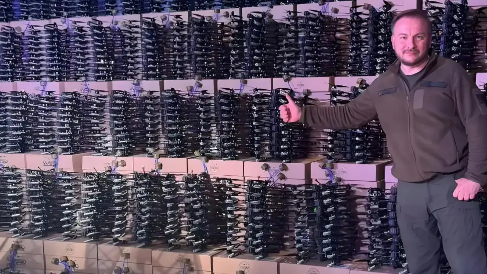 泽连斯基：乌克兰目前具备日产大约2000架拦截型无人机的能力，并愿向盟友供应其中一半产能。