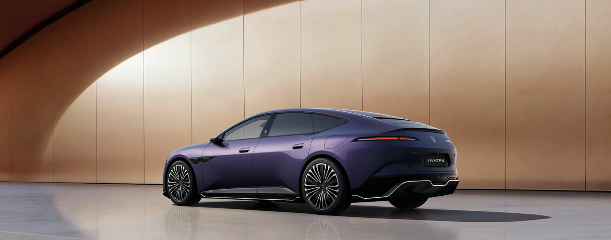 阿维塔12纯电增程版开启预售,价格区间29.99万元至43.99万元