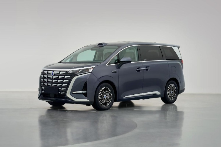 腾势D9 EV新款预告 图释前脸革新 配备340kW电动机 续航能力显著增强