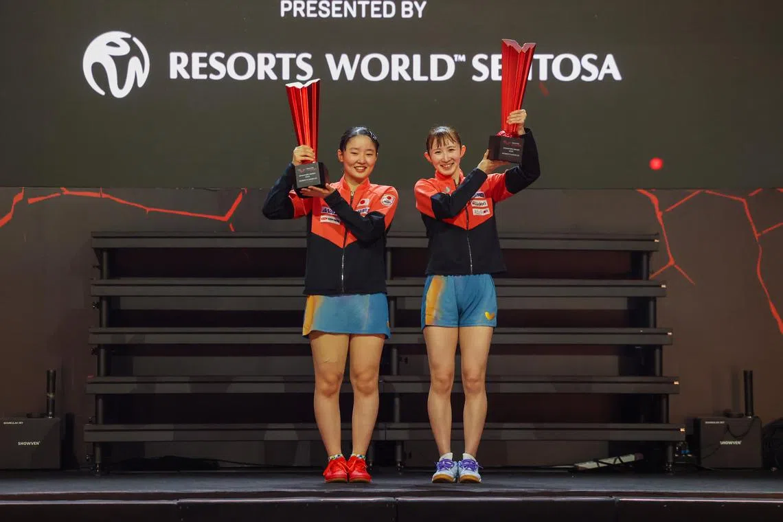 日本组合张本美和（左）与早田希娜在决赛以3比0获胜。（吴先邦摄）