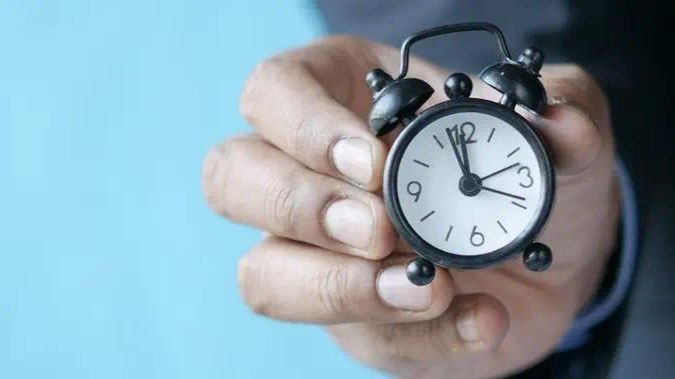 长期主义不再可靠!AI淘汰靠时间积累赚钱的模式