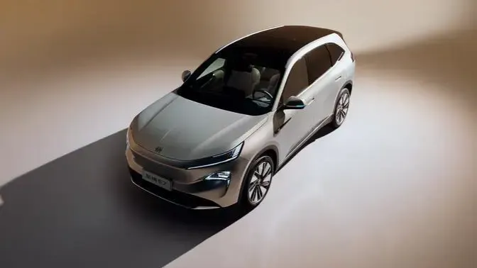 至境E7内饰曝光：别克豪华大五座SUV搭载零重力座椅与智能温控储物箱