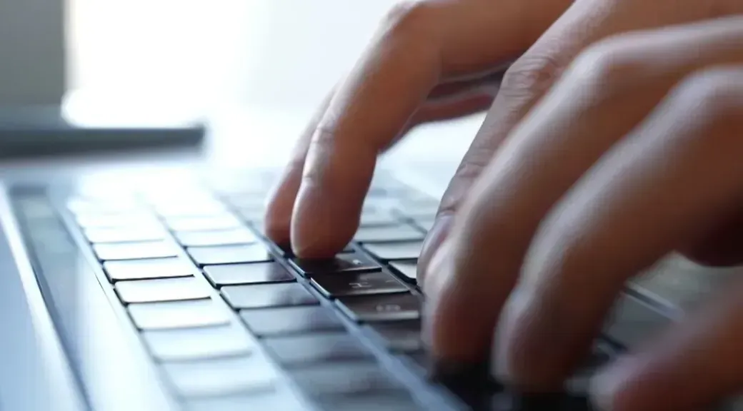 深陷315曝光:万亿级隐秘市场的“污染”危机——聚焦DeepSeek