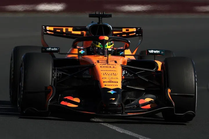 F1澳大利亚大奖赛第二练习:皮亚斯特里驾驶迈凯伦暂居榜首 动力单元疑虑浮现