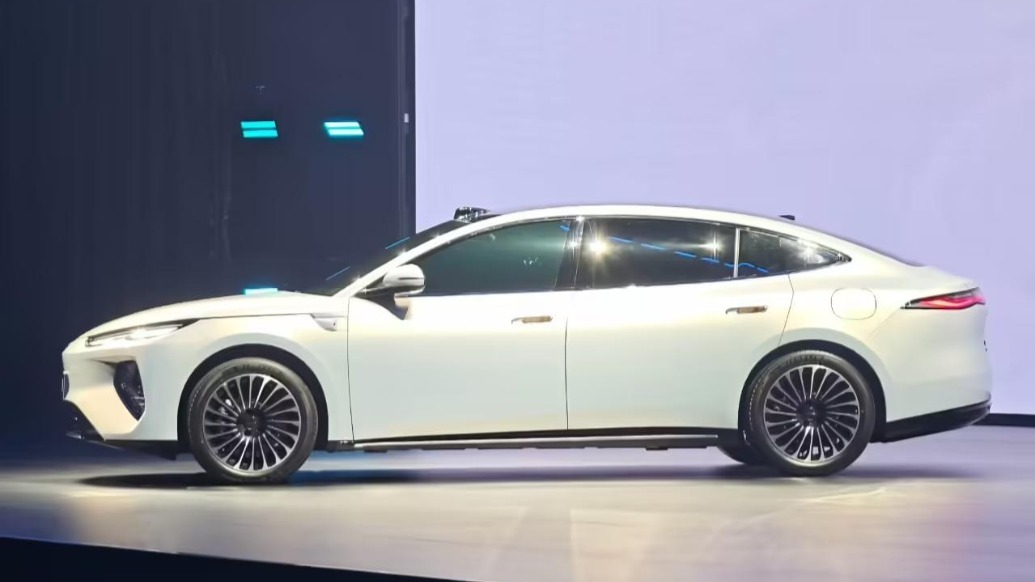 全球首发:比亚迪海豹08亮相海洋网,预计二季度震撼登场