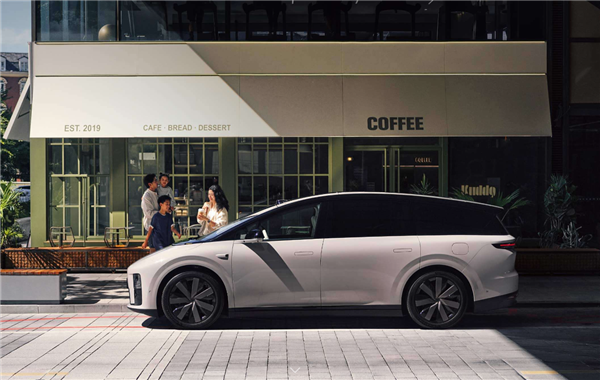 理想高管:理想Mega召回率超97.5% 满意度已升至理想全系最高