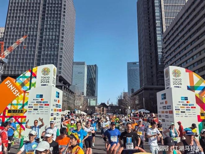 东京马拉松：大满贯选手的不当行为引发争议