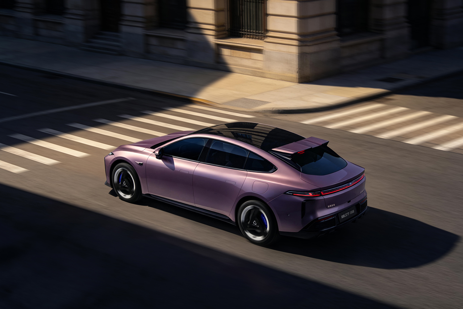 东风奕派007闪现版上市限时售价13.19万元 纳米01 Cross开启预定