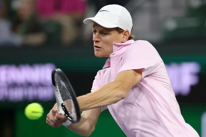 辛纳和阿丽娜在印第安韦尔斯网赛中展现强劲起步