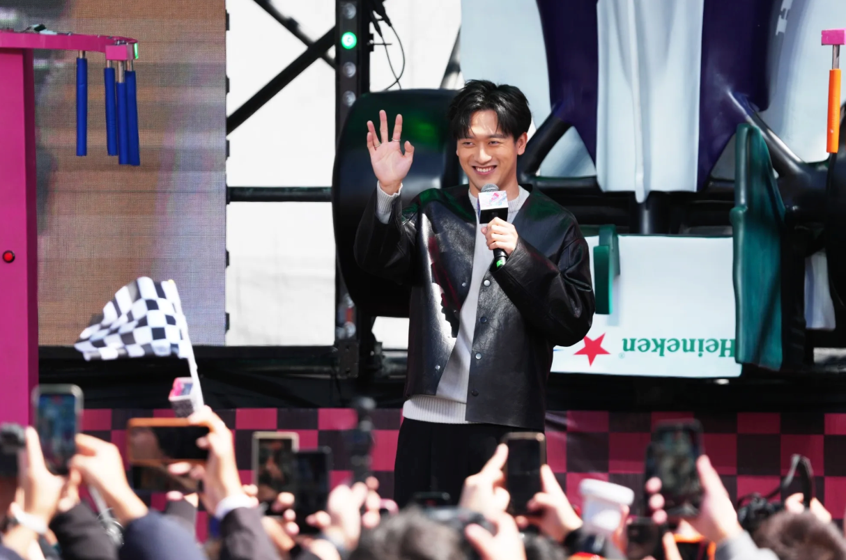 中国本土车手周冠宇