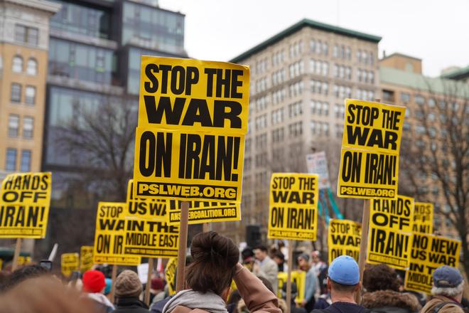 国际透视：伊朗冲突加剧特朗普政府面临的挑战，或将寻求撤退时机