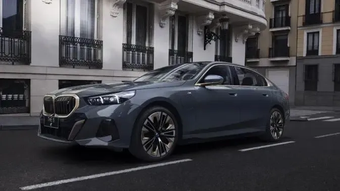 宝马5系加入“新世代”行列，换代i5将采用专属电动车平台