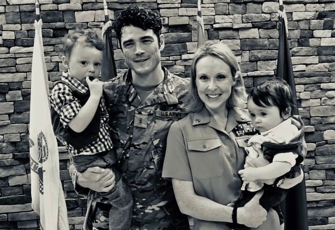 美军反恐要员因道德分歧辞职,称无法支持对伊拉克的军事行动!其妻曾在叙利亚遇袭身亡