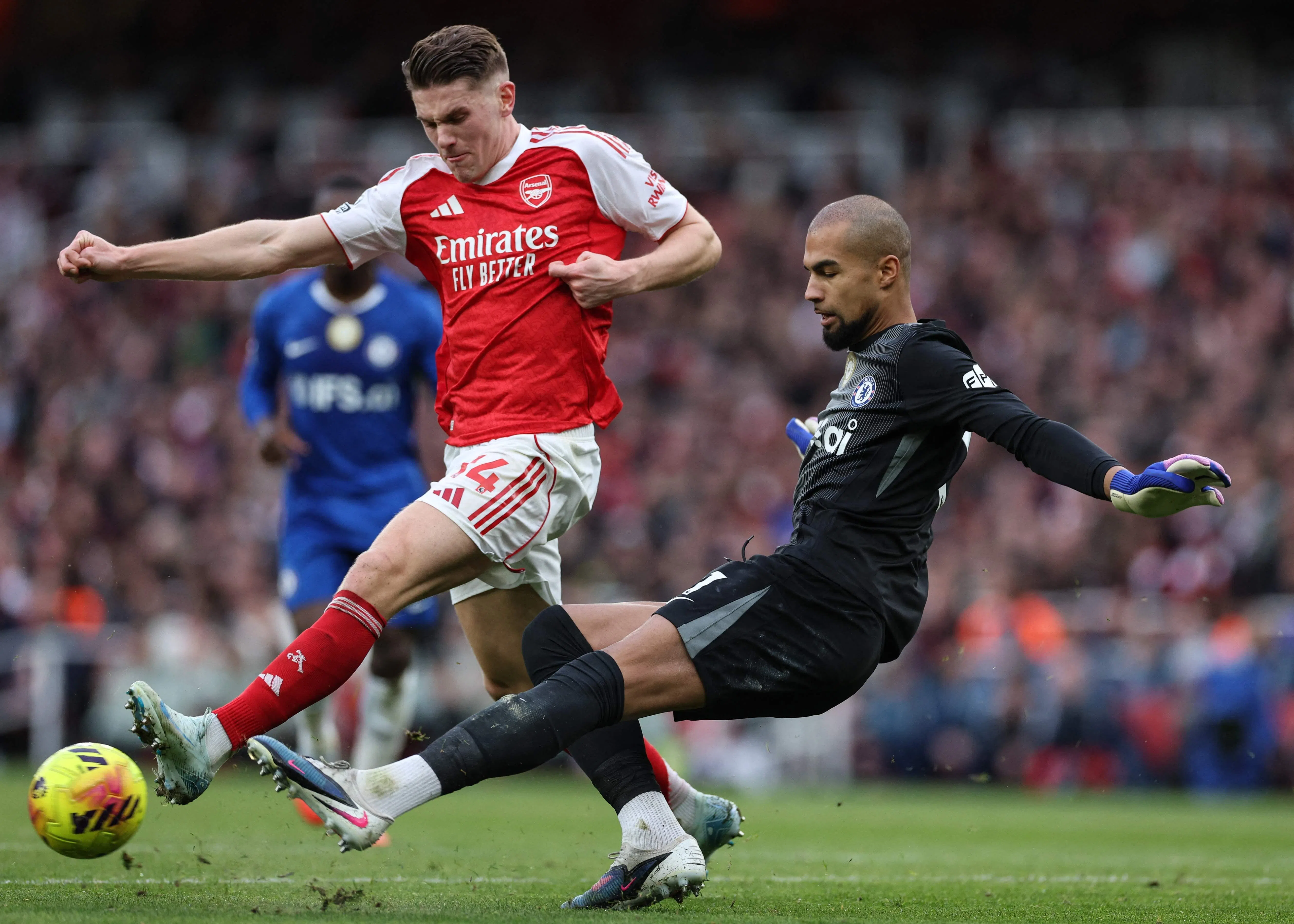 炮兵前锋吉欧克勒斯（红衣）到本季目前为止，已代表球队在27场比赛攻入10球。在炮兵此前对阵托特纳姆的比赛中，他还上演梅开二度。（法新社）