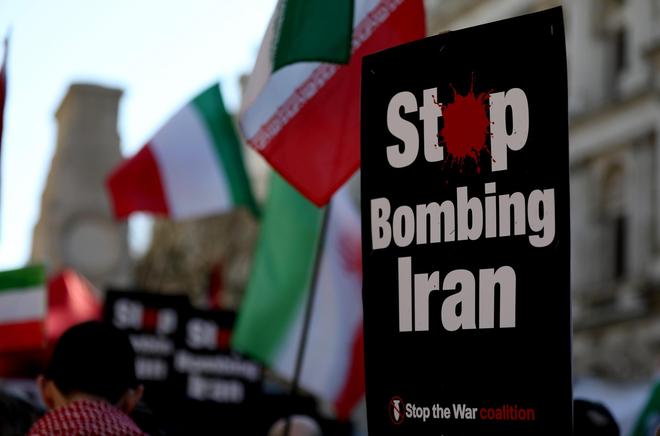 霍尔木兹海峡对峙升级：美方限时48小时开放 伊朗威胁全面关闭