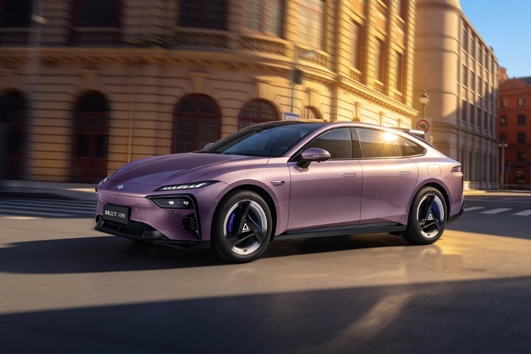 东风奕派007闪现版上市限时售价13.19万元 纳米01 Cross开启预定