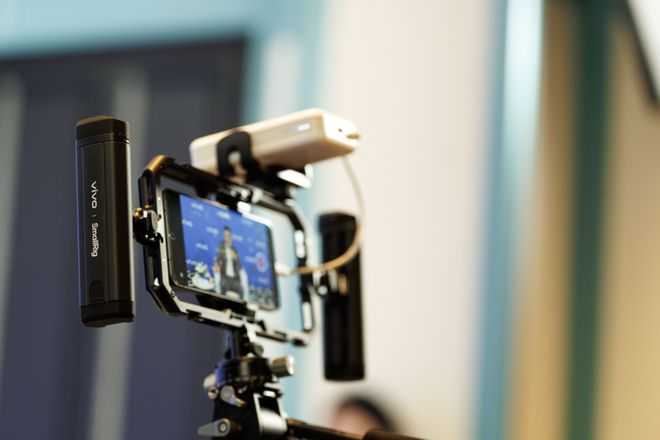 大模型卷算力,vivo 悄悄押注了「看懂世界」