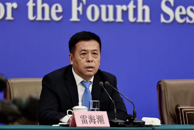 卫健委负责人透露：逾3300万户家庭已获育儿补助，“新生儿自带福利”成热议话题