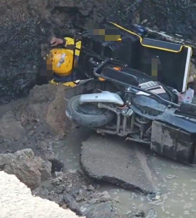 太原市区突发80平米路面塌陷事故，外卖员不幸坠入坑洞，市政部门确认系管网老化渗漏所致并已进行回填处理