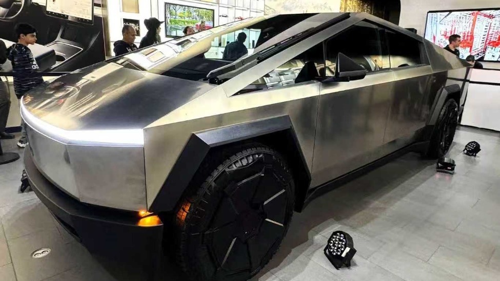 特斯拉遭FSD车祸诉讼:车主求偿巨额赔偿,指责管理层疏忽保留马斯克责任