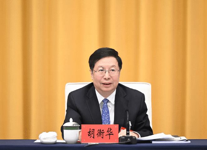重庆市长胡衡华接受调查:曾与易炼红共事,四日前最后一次公开活动