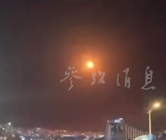 伊朗、胡塞武装、黎巴嫩真主党同步袭击以色列，画面曝光：胡塞武装远程无人机侵入埃拉特上空，黎巴嫩真主党导弹击中以军坦克并引发大火