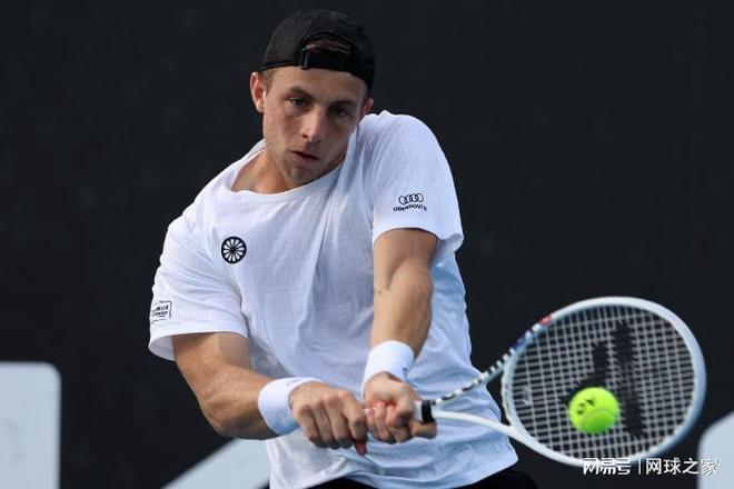 网球大满贯级赛事罕见:近三十年七位顶尖选手因伤退出决赛