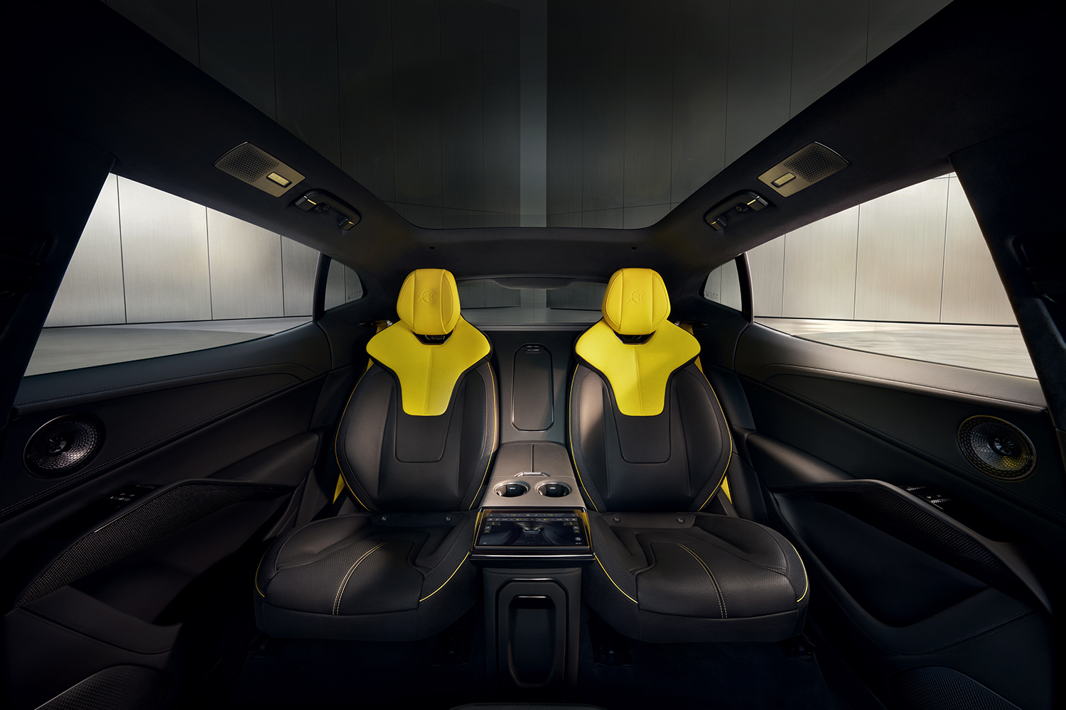 莲花For Me首搭路遥超级混动 952马力/零百3.3秒/指导价50.8万元起