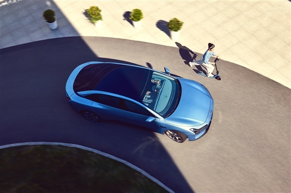 小鹏汽车公布2026年OTA计划：每季度大更、二季度自动驾驶大突破