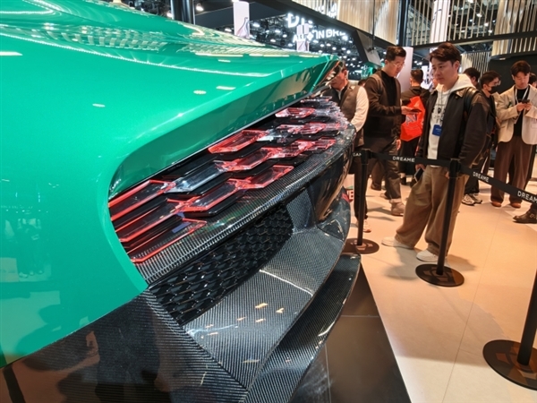追觅首款SUV概念车首秀:超跑风格外观 辨识度拉满