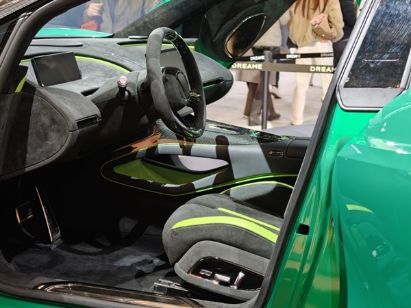 追觅首款SUV概念车首秀:超跑风格外观 辨识度拉满