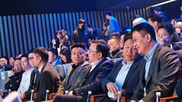 雷军回应SU7发布会李斌魏建军缺席:虽未到场但深表感谢