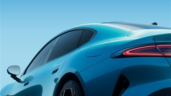 雷军致贺女性车主节喜庆 小米汽车用户共有的独特魅力