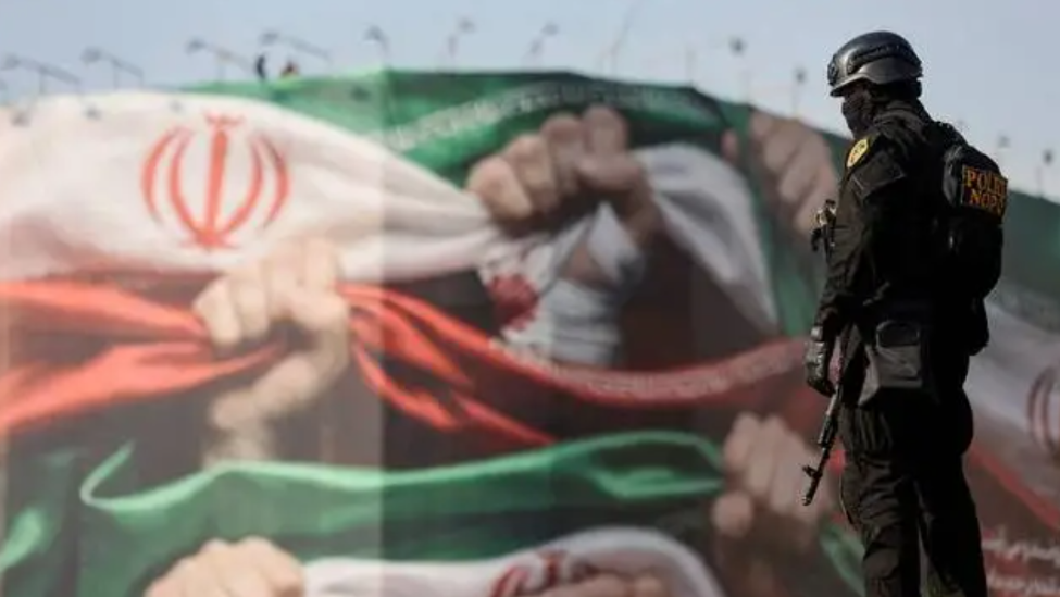 特朗普称已十分接近目标 考虑逐步降级对伊行动