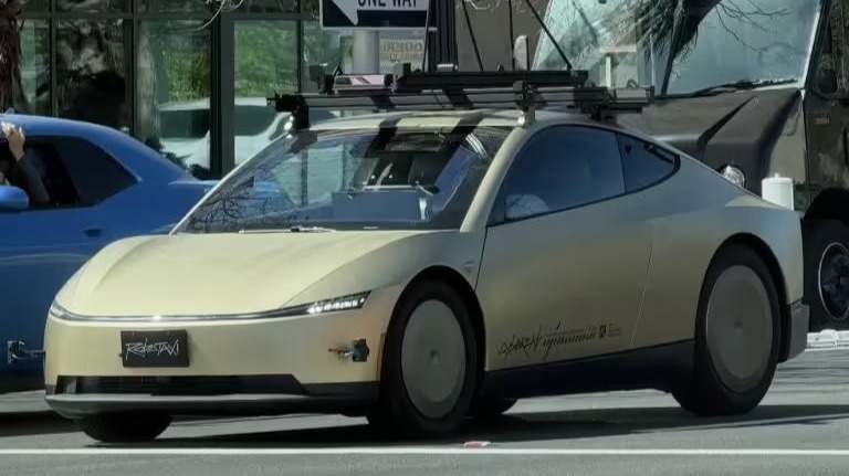 特斯拉启动大规模测试无人出租车Cybercab，量产在即