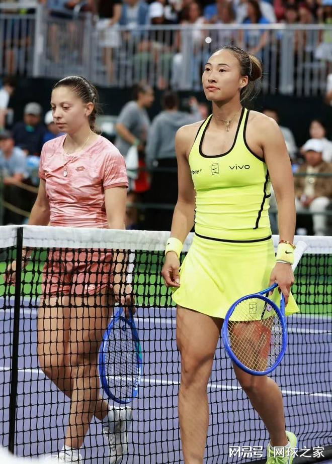 网坛热议郑钦文失利 新教练遭质疑 一姐坦言遭遇困境