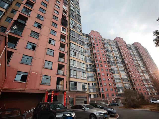 女子控诉90万全款买房，隔夜飙涨10万！当事人：觉得我有钱，坐地起价