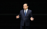 比亚迪董事长王传福宣告电动化新时代:快充时代来临,告别“电动爹”形象