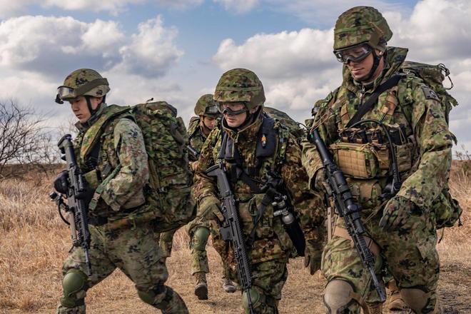 日本防卫体制变革迈向攻守兼备