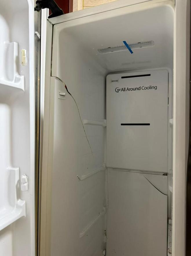 14岁少年实验干冰致冰箱半夜爆裂，万元家电毁于一旦家长选择宽容教育